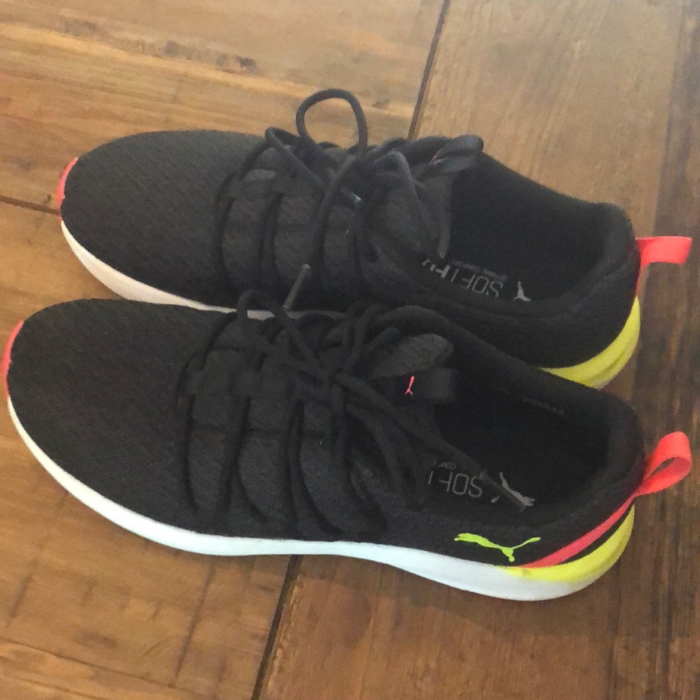 Puma Sneakers EUC